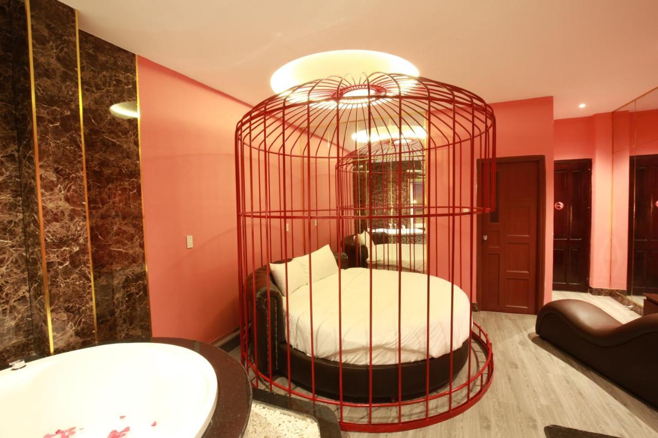 Lotus Hotel The Cupid Room Дананг Екстер'єр фото